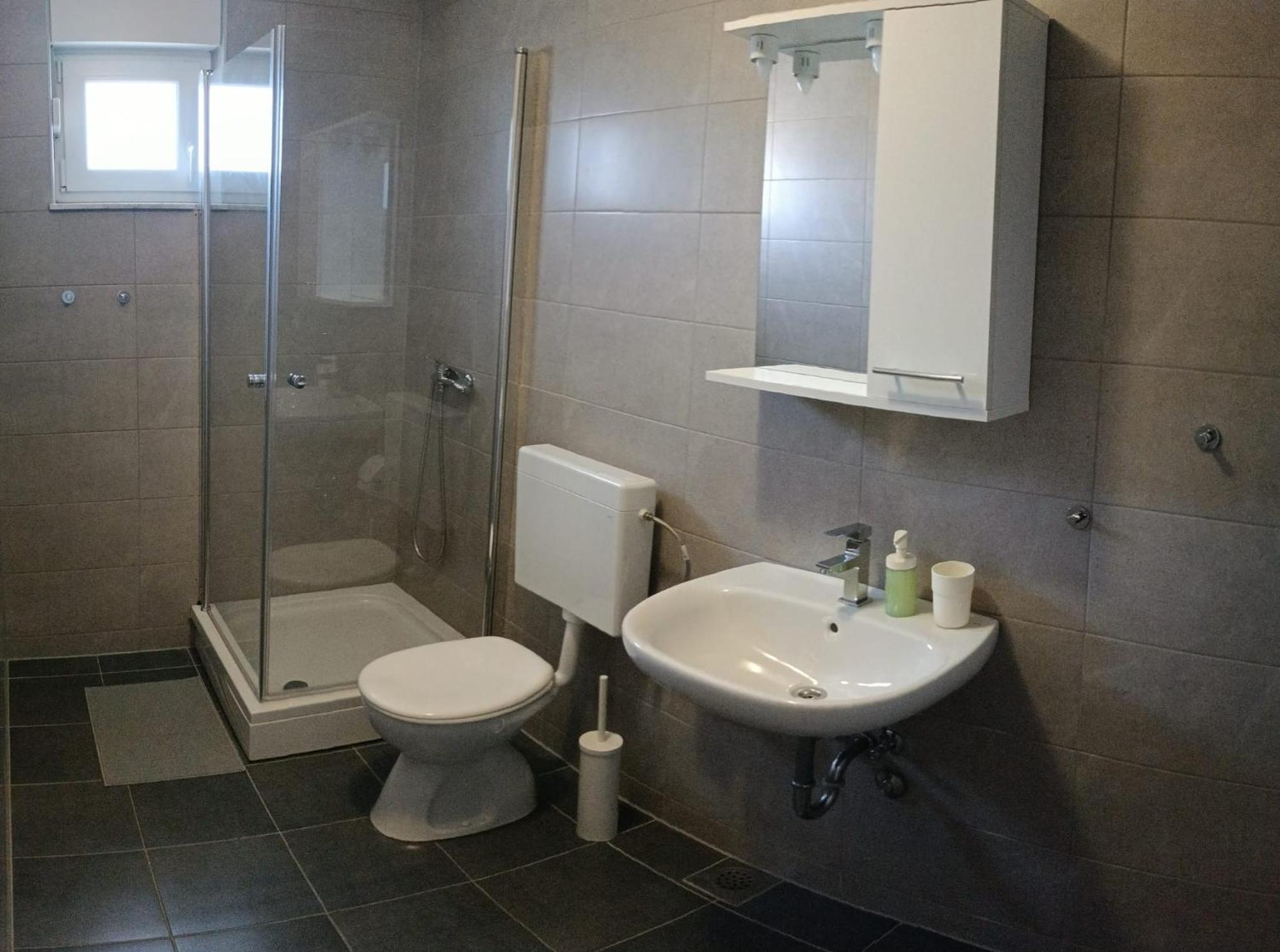 Apartments "Sun-Mauro" - Suitable For Groups Of People Novalja Exterior photo